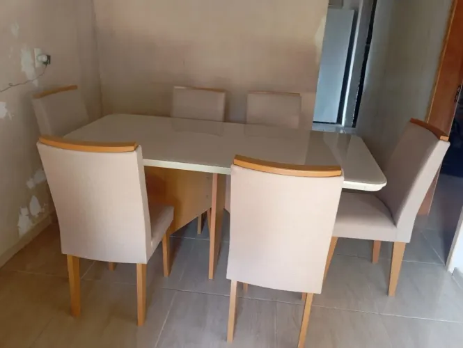 Mesa de jantar 6 lugar.