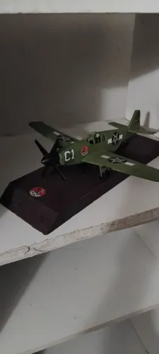 Miniatura aviao thunderbolt