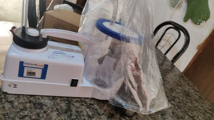 Aspirando de traqueostomia 