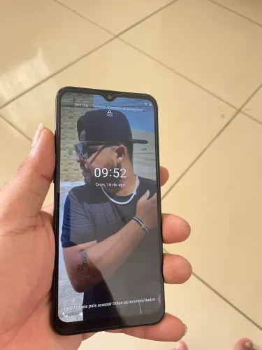 Motorola E7