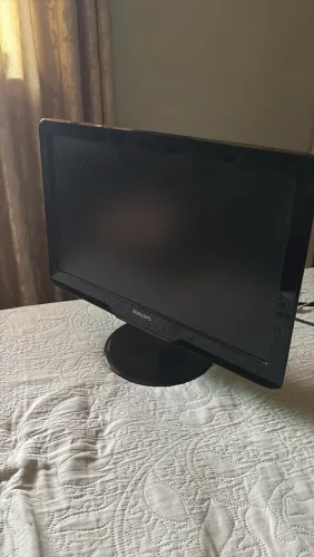 Monitor Phillips bem conservado 