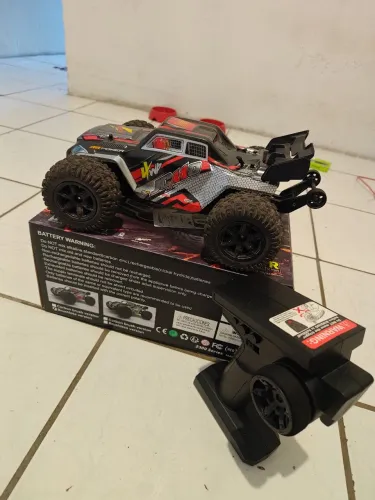 Carrinho de controle remoto escala 1/16