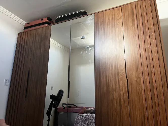 Guarda roupa novo