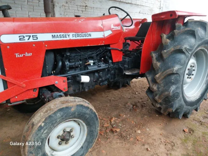 Trator MF 275