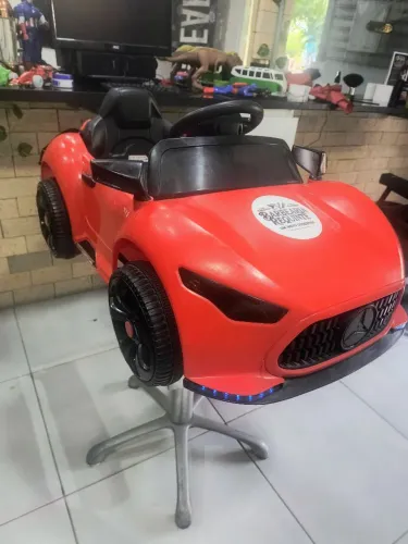 Cadeira carrinho para criança barbearia