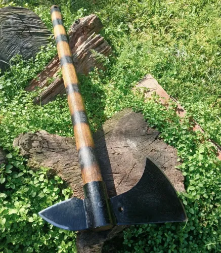 Machado Lenhador Artesanal Viking Aço Carbono Cabo Madeira