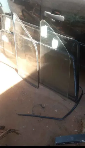 Vendo vidros do voyage ano 87