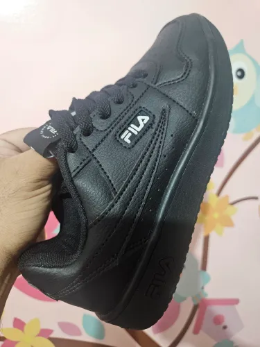 Tênis Fila preto 35