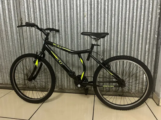 Bicicleta Houston Aro 24 Preta - Pronta para Uso