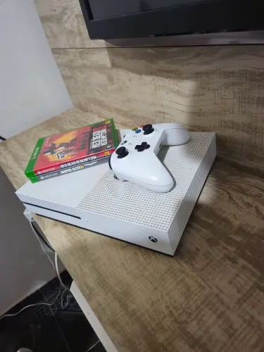 XBOX ONE S 1Tb + CONTROLE