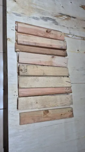 Ripas de pallets medida 0.48 centímetros, valor 1.00 real unidade,entregamos.