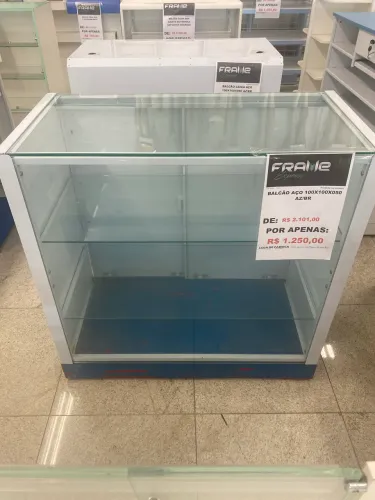 Balcão vitrine de aço 