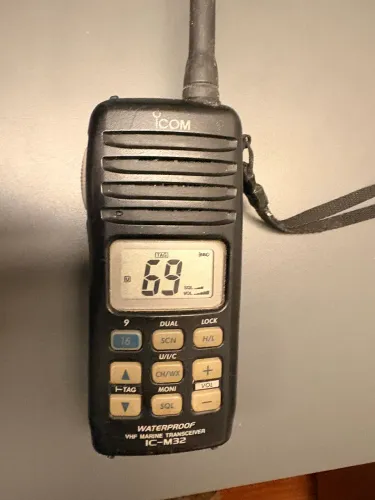 VHF Marítimo , vhf radio de mao marca icom IC m32