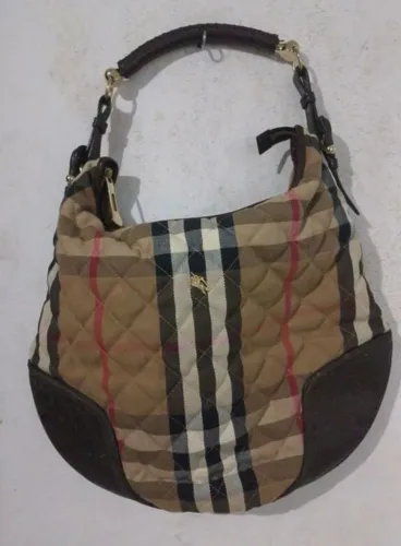 Bolsa Burberry house check matelassê