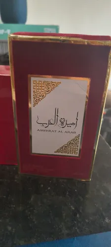 Perfume árabe e o Ferrari red