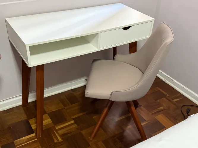 Mesa linda nova tokstok estudos trabalho escrivaninha