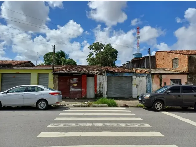 Terreno para venda tem 450 metros quadrados em Terreno com 3 casas - Tabuleiro-Maceió/AL