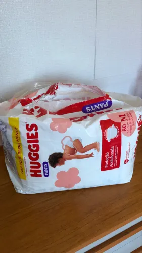 FRALDA HUGGIES PROTEÇÃO ACOLCHOADA M
