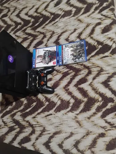 Ps4 Com 2 controles + 2 Jogos