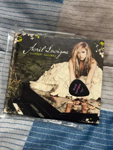 Avril Lavigne goodbye lullaby expanded edition 