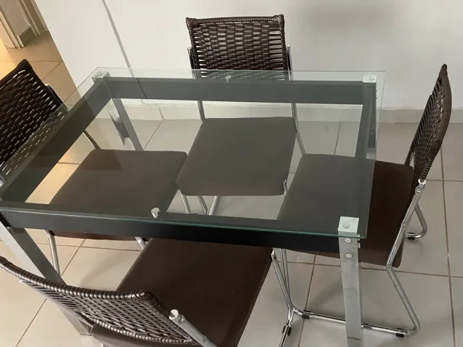 ***VENDO MESA 4 CADEIRAS SEMI NOVA***