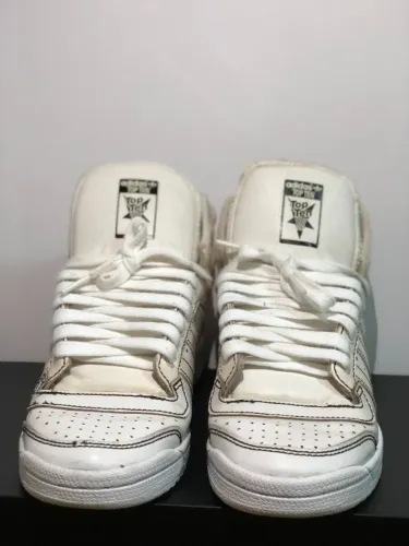 Tênis Adidas cano alto tamanho 39