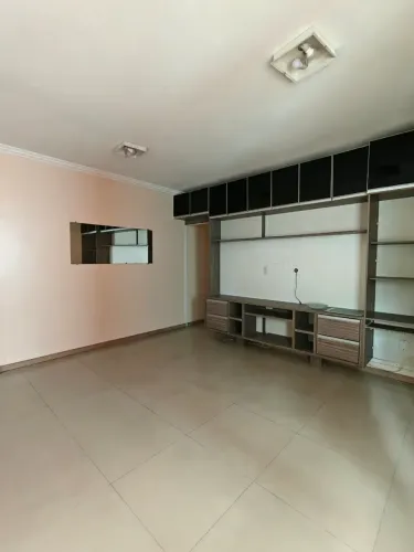 Alugo apartamento com 02 quartos no Ed Antonio Vivald localizado em São Brás