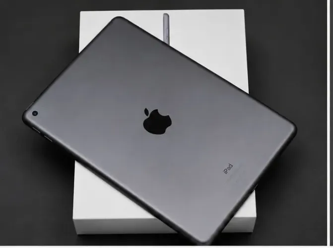 iPad 8ª Geração 32GB Wi-Fi | Apenas 1 Dono | Excelente Estado + Caixa Original