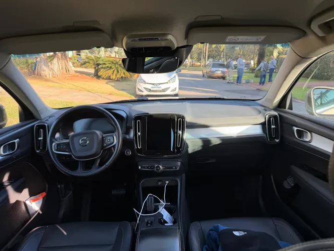 Volvo XC40 XC 40 T-5 Híbrido Momentum 1.5 262cv 2021