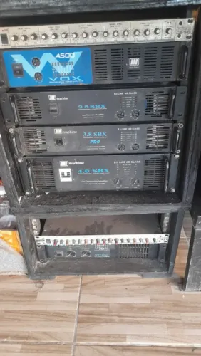 VENDO ANPLIFICADORES FONCIONADO PERFEITAMENTE JUNTOS OU SEPARADOS