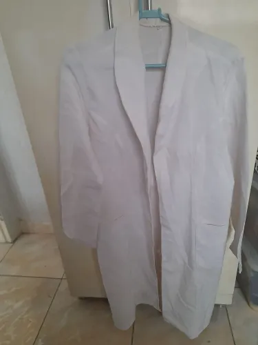 Jalecos brancos 2 por 70,00 
