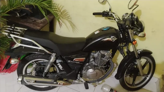 Moto Suzuki