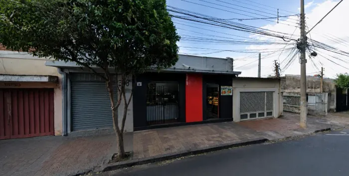 Salão Comercial 150m2 Próx Dom Pedro, frente a praça, vagas na rua! alto movimento 