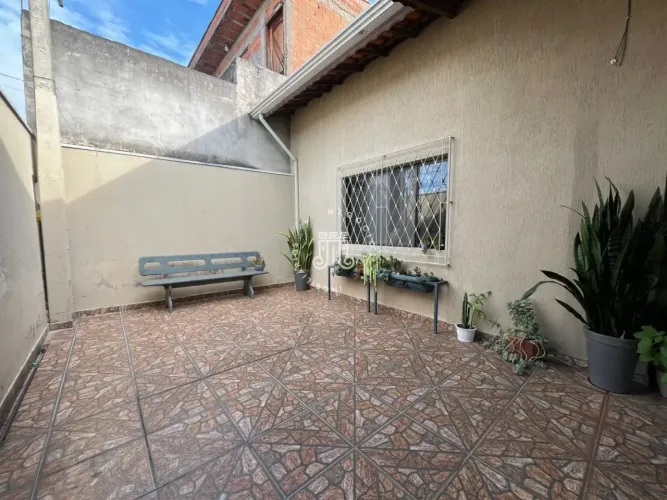 CASA Á VENDA DE 250M² COM QUINTAL GRANDE E 3 DORMITÓRIOS - CAMPO LIMPO PAULISTA/SP