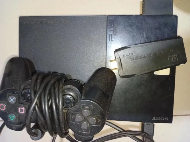 PS2 Slim + 1 Controle + Acessórios ? R$ 380