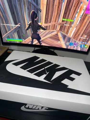 Nike Dunk Low Retro SE