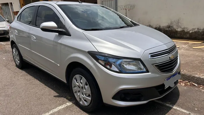 Chevrolet Onix Hatch LT 1.4 8V Flex Power Mec. 4P 2014