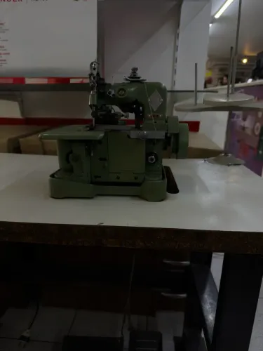 Máquina de Costura Overlock semi industrial