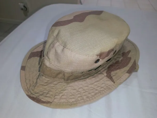 Chapéu militar cauflado