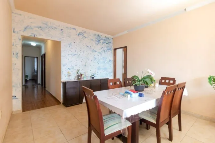 Casa à venda, 7 quartos, 2 suítes, 3 vagas, Maria Helena - Belo Horizonte/MG