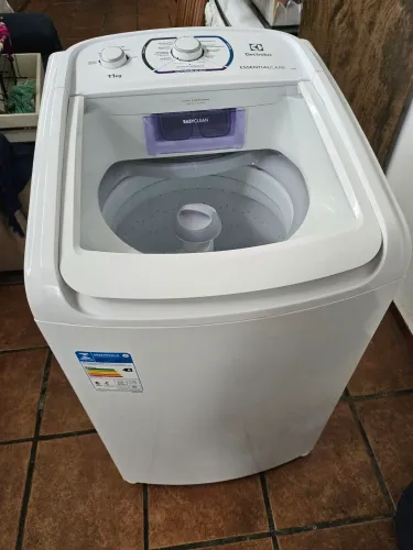 VENDO MÁQUINA DE LAVAR ELECTROLUX 11 KG ? SEMINOVA!