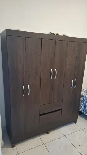 Guarda-roupa cor de carvalho
