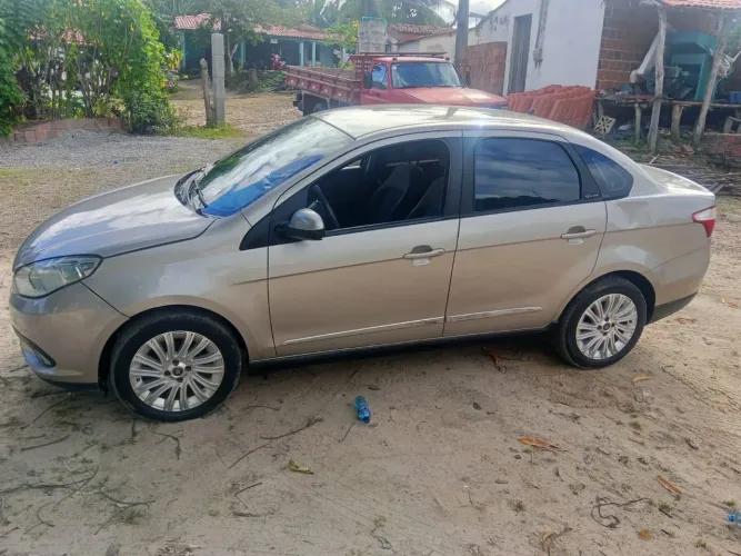 Fiat Grand Siena Essence 1.6 Flex 16V 2014