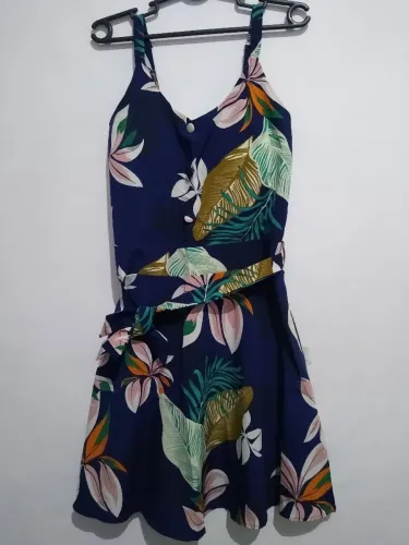Vende-se roupas femininas novas, tendência do verão, aceitamos cartão, consultar tamanho..