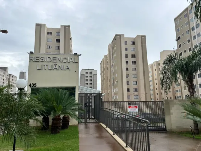 Apartamento à venda com 2 quartos no Edifício Lituânia, na Zona Norte de Londrina