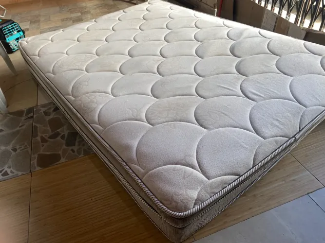 Vendo cama box casal e base mais cama