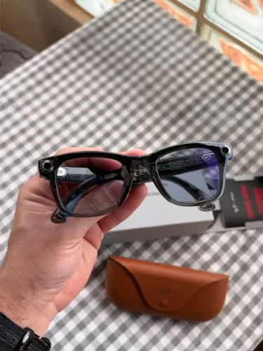 Ray-Ban Meta Wayfarer Gen 2 Transitions Sapphire, completo, 4 meses