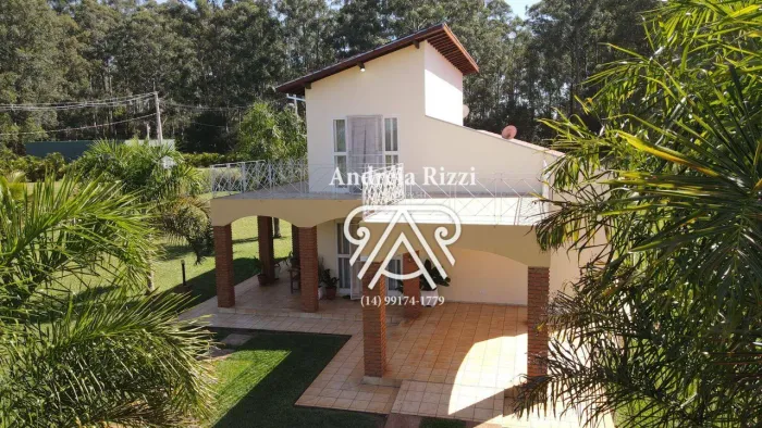 Casa com mezanino, varanda e pomar 197 m² - À venda - Santa Bárbara Resort Residence - Ág