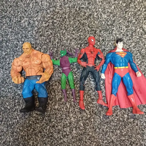 Lote de bonecos, Coisa,homem aranha e duende verde.