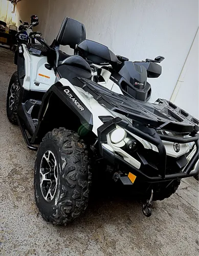 Quadriciclo Can am 1000 